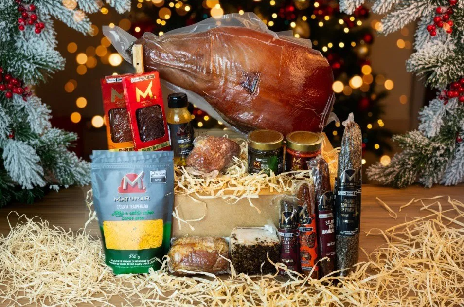 Cesta de Natal Maturar - Presunto artesanal com decoração natalina